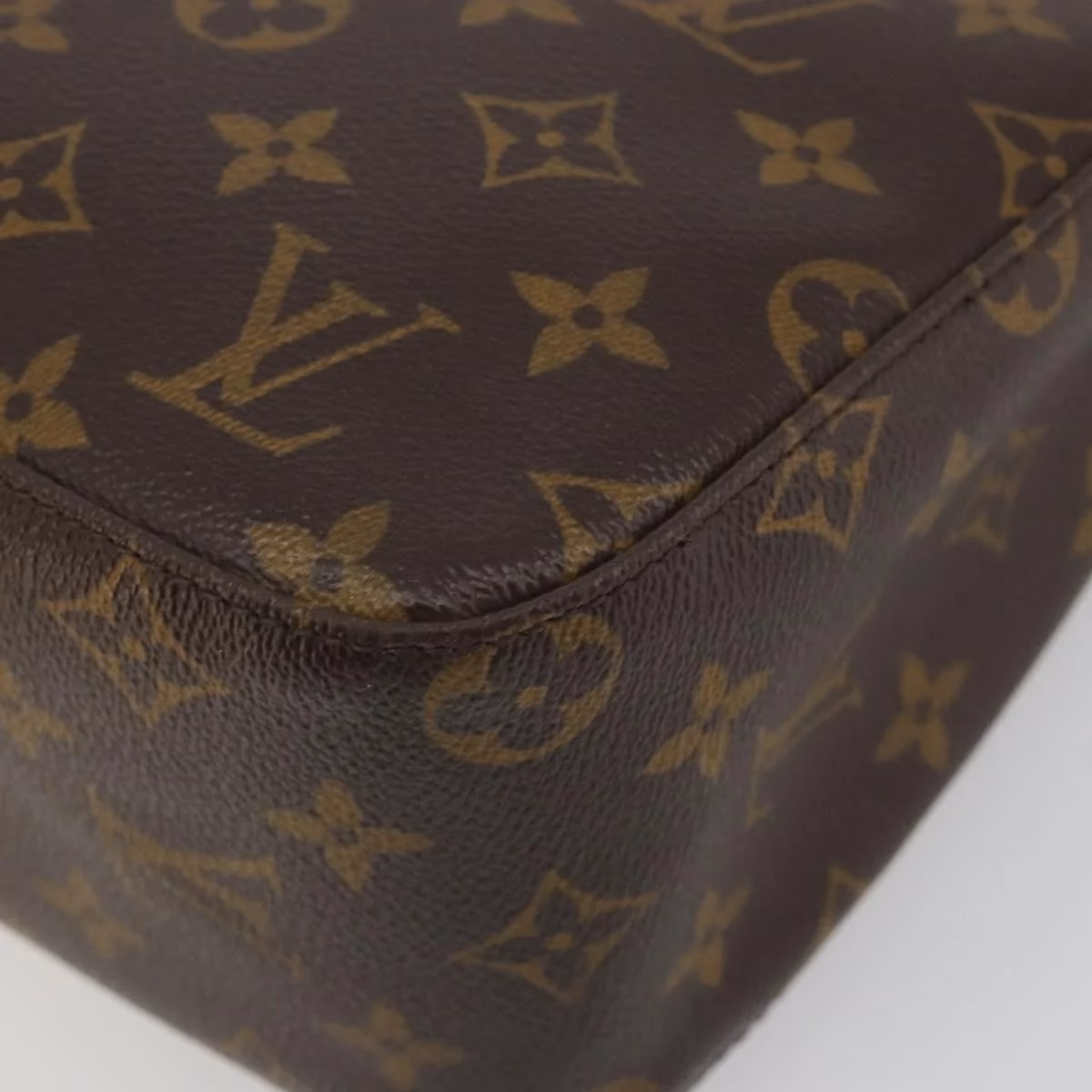 Louis Vuitton Looping MM - Image 11