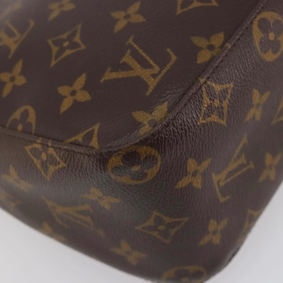 Louis Vuitton Looping MM - Image 12