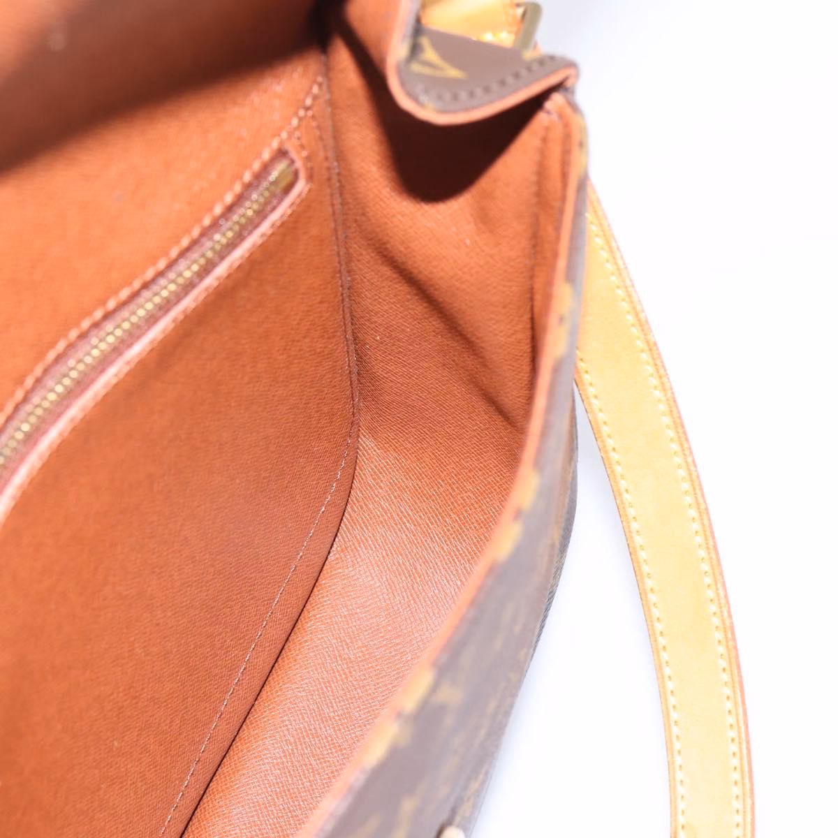 Louis Vuitton Saint Cloud GM - Image 22
