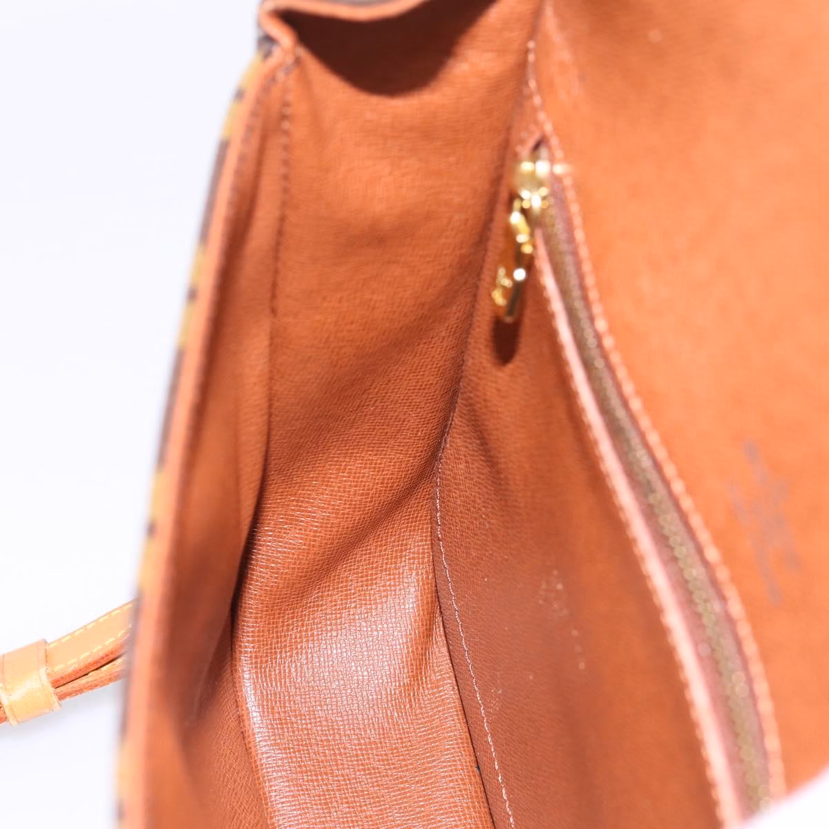 Louis Vuitton Saint Cloud GM - Image 23