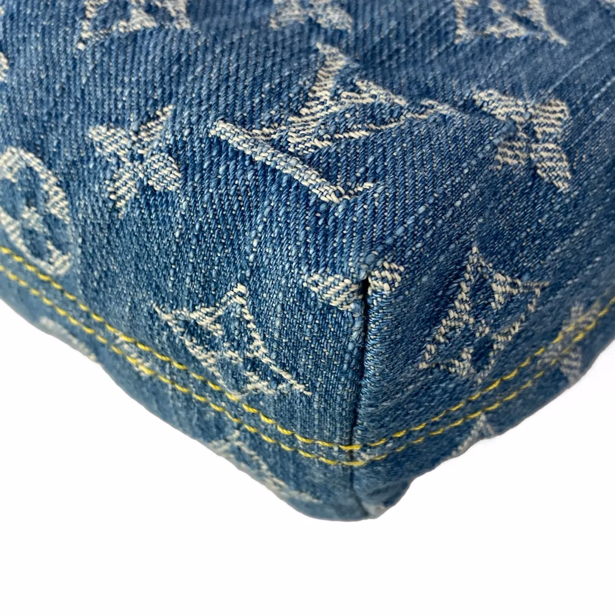 Louis Vuitton Pochette Hills Denim - Image 8