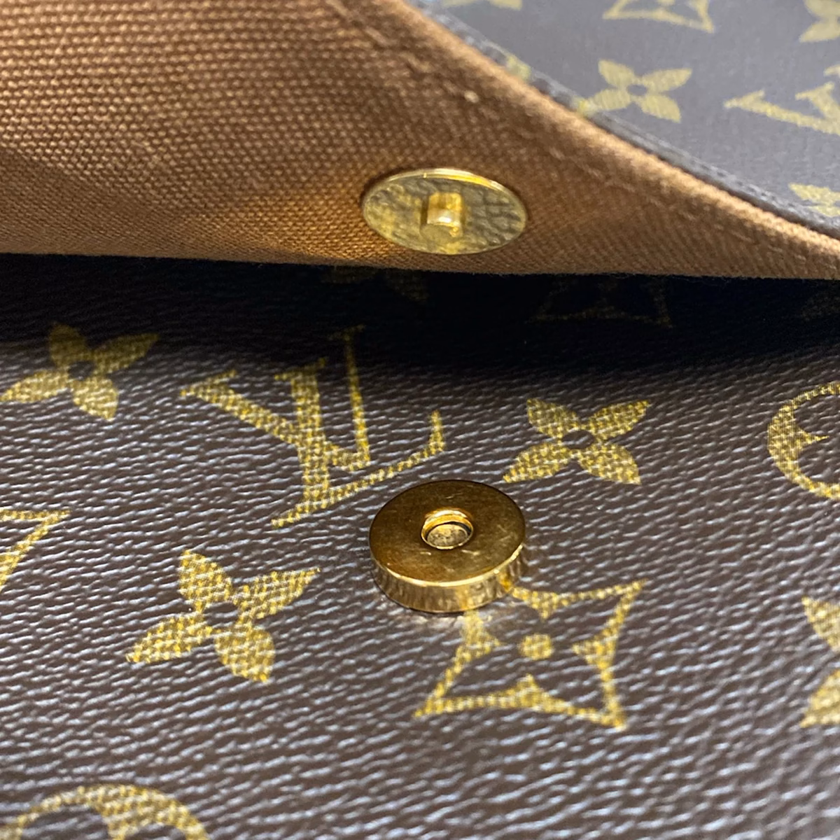 Louis Vuitton Looping PM - Image 14