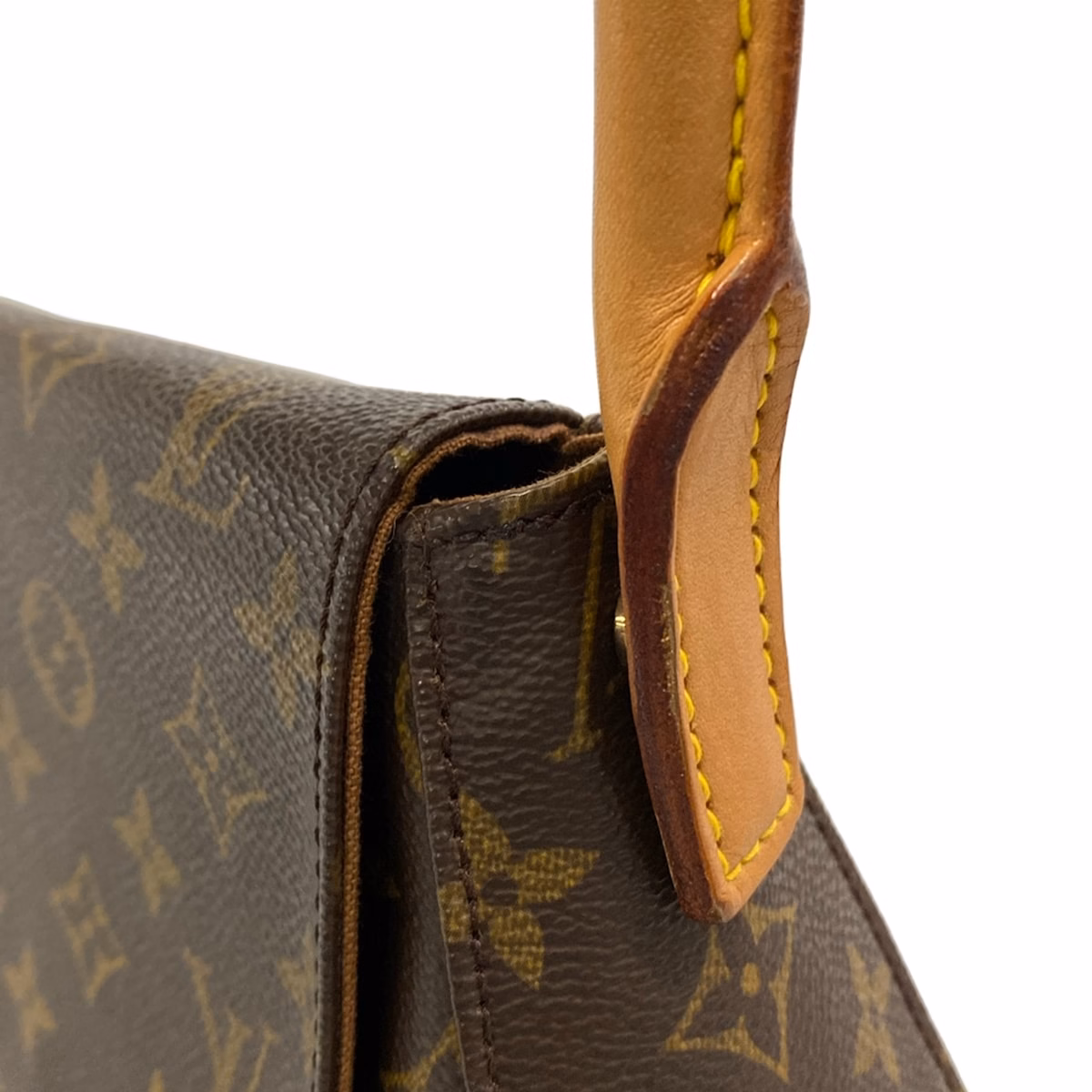Louis Vuitton Looping PM - Image 17