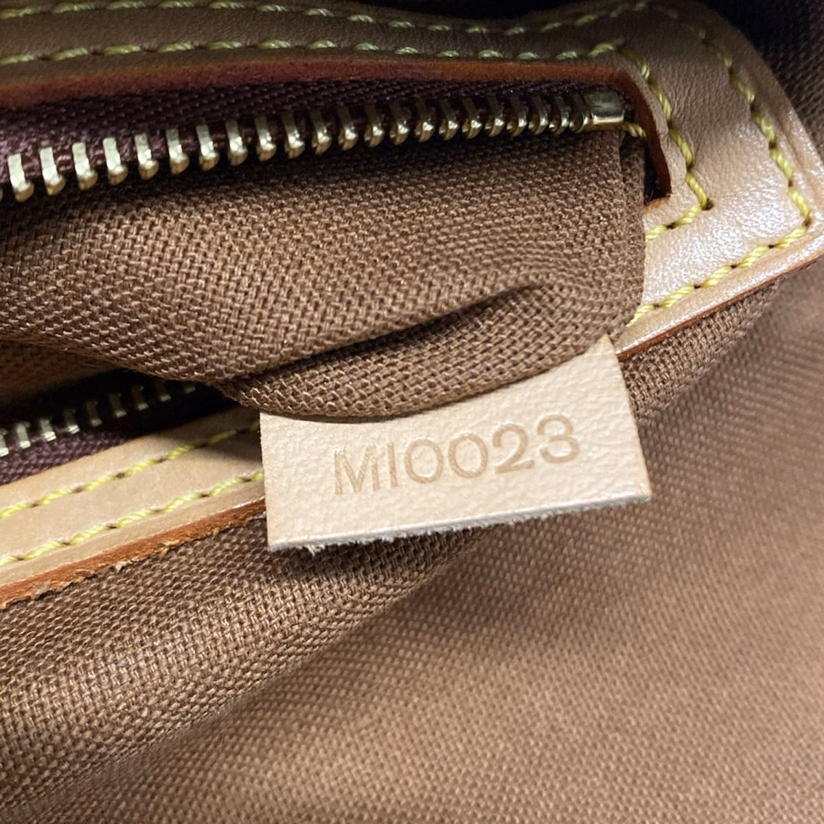 Louis Vuitton Looping PM - Image 11