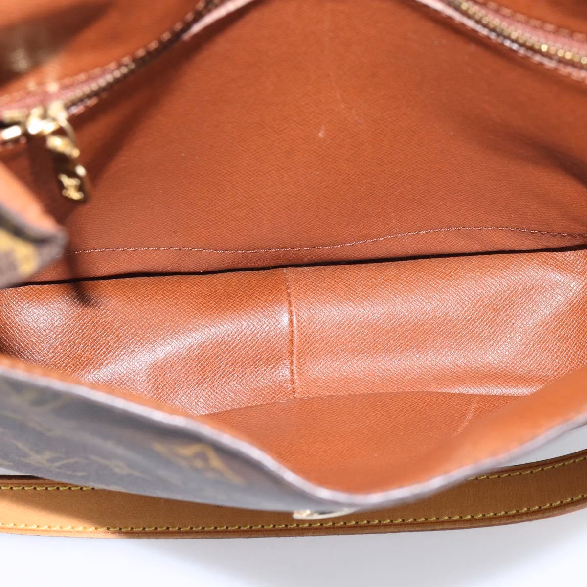 Louis Vuitton Saint Cloud GM - Image 20