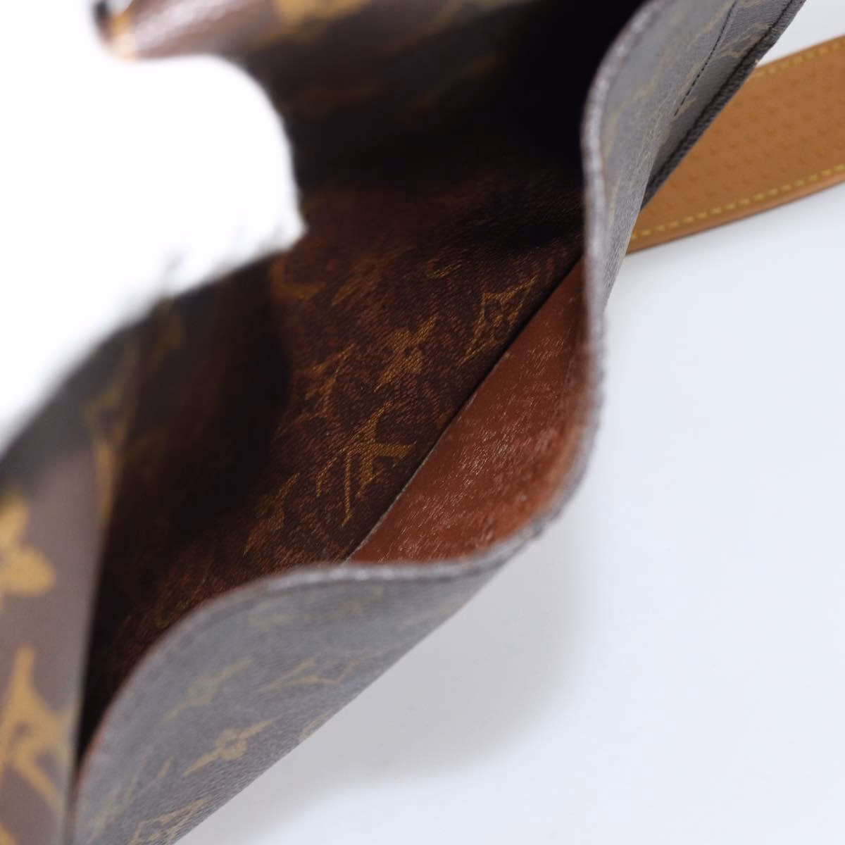 Louis Vuitton Saint Cloud GM - Image 25