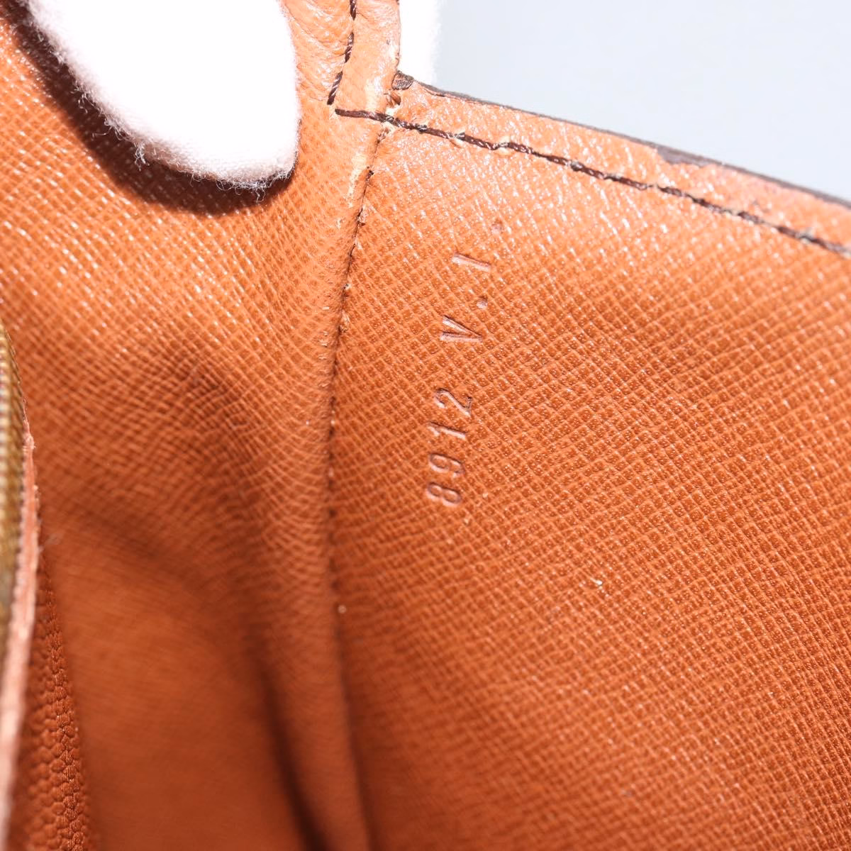 Louis Vuitton Saint Cloud GM - Image 26