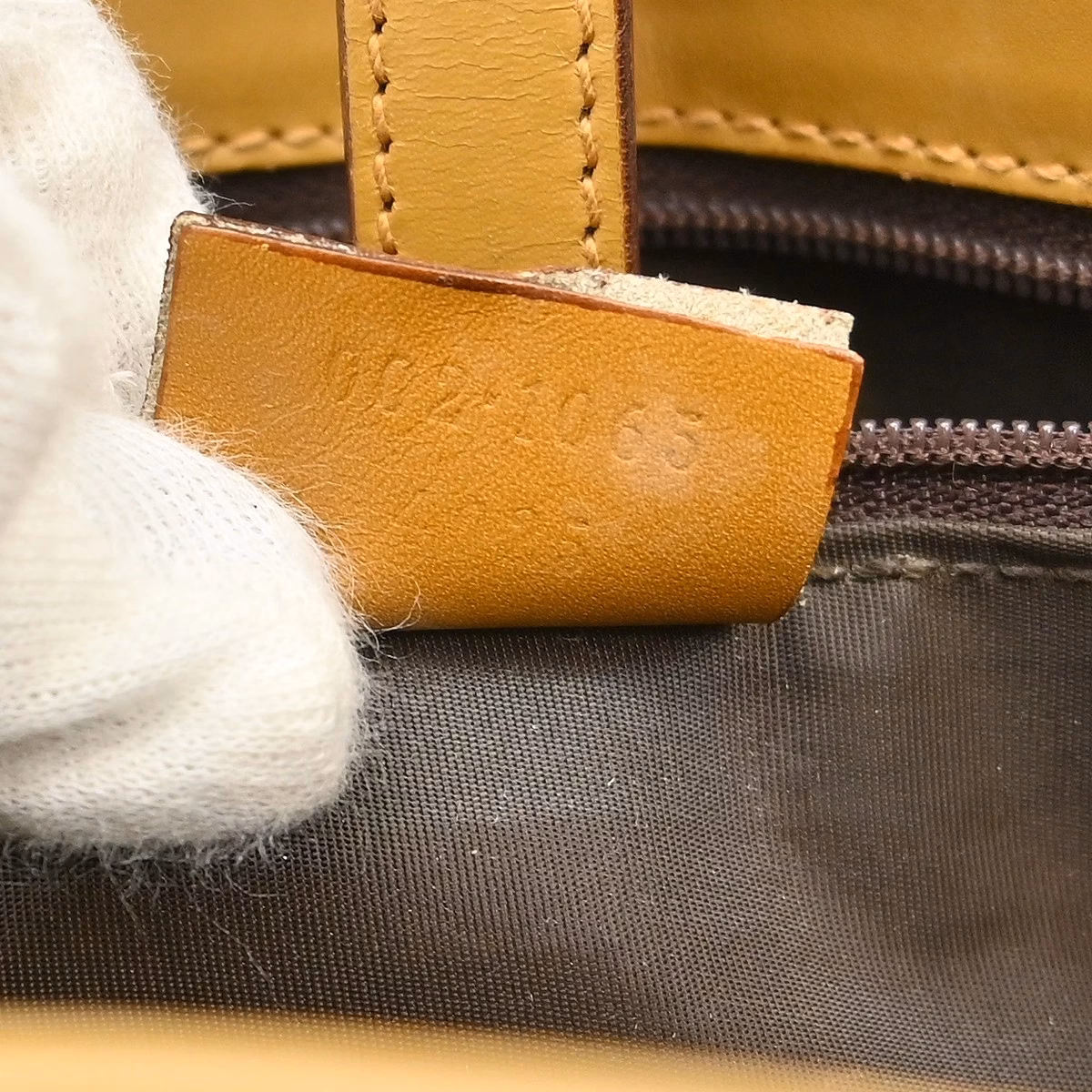 Gucci Jackie Square Beige - Image 13
