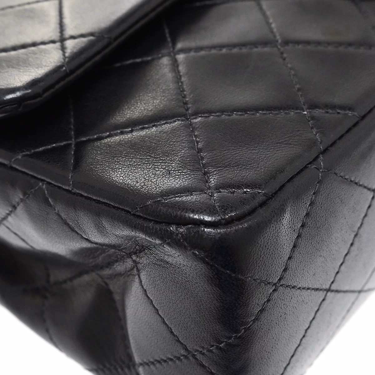 Chanel Double Flap Bag Medium Black - Image 5