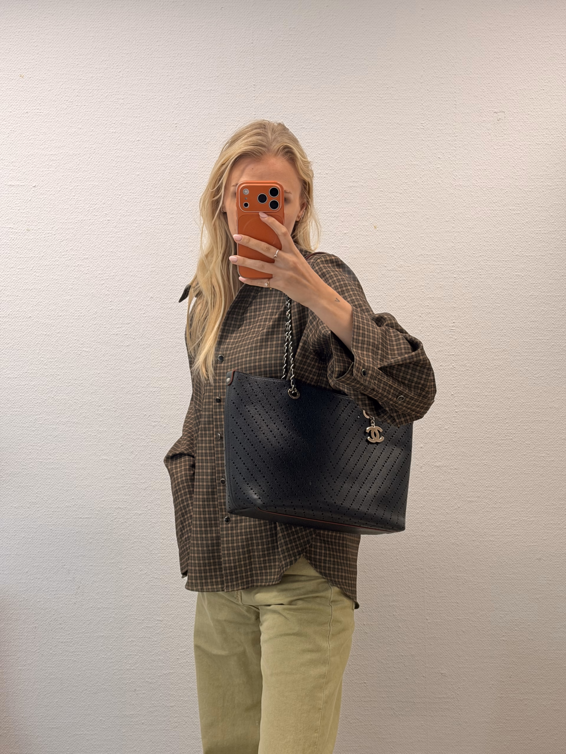Chanel Calfskin Tote Bag - Image 2